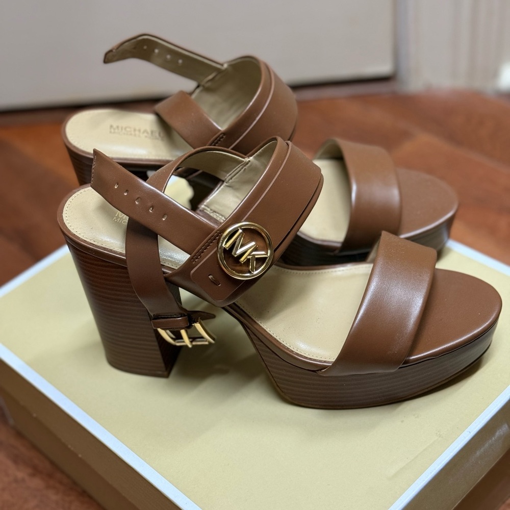 Michael Kors Carmen Platform Sandals size 9